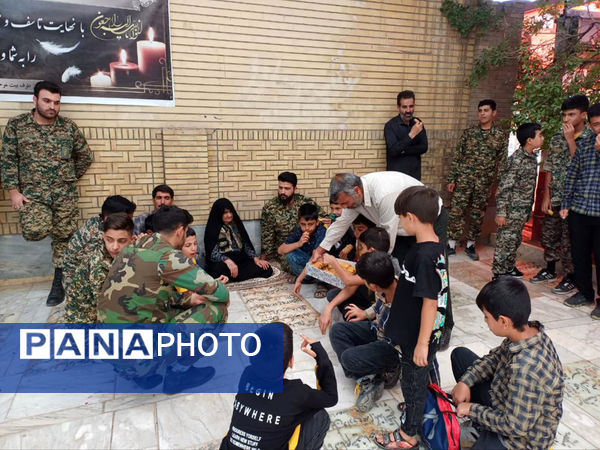 ‌حضور نوجوانان روستای مومن‌آباد قم در محفل روایتگری شهدا
