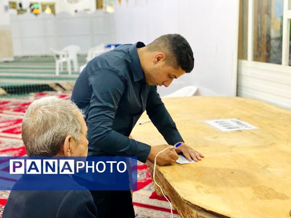 حضور پرشور و آگاهانه فرهنگیان، دانش‌آموزان و آحاد مردم شریف شهرستان مه‌ولات در چهاردهمین دوره انتخابات ریاست جمهوری