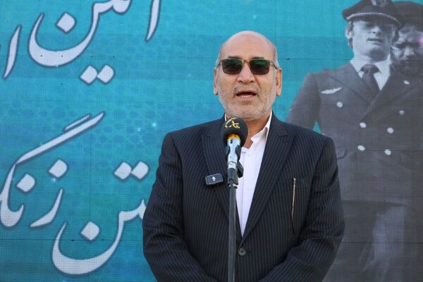 آیین نمادین نواختن «گلبانگ انقلاب اسلامی » در مدرسه احمد فتاحی ناحیه دو یزد