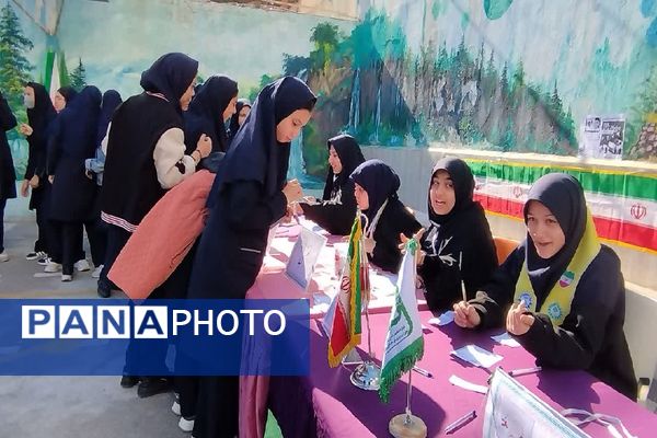 انتخابات شورای دانش‌آموزی در دبیرستان شاهد تکتم ناحیه 3 مشهد