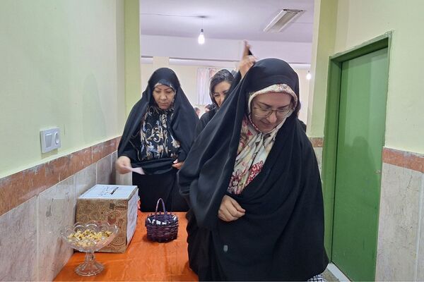 برگزاری انتخابات انجمن اولیا و مربیان در هنرستان مبتکران رودهن 