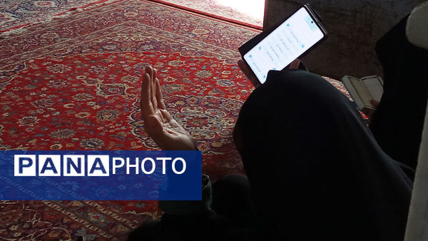 آوای دلنشین دعای عرفه در مساجد شهر بن طنین‌انداز شد