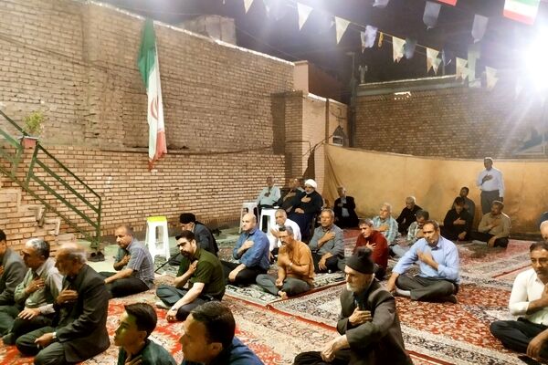 سوگِ غربتِ جوادالائمه (ع)؛ دل‌های شکسته در شبی آکنده از اشک به هم رسیدند