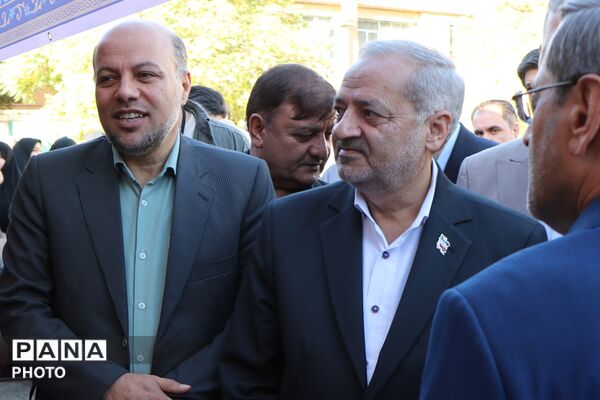 «مهر کریمانه» با حضور وزیر آموزش و پرورش در دبستان پروین اعتصامی بهارستان‌دو