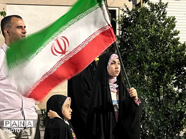 حضور باشکوه مردم کرج در صدمین شب از مقاومت