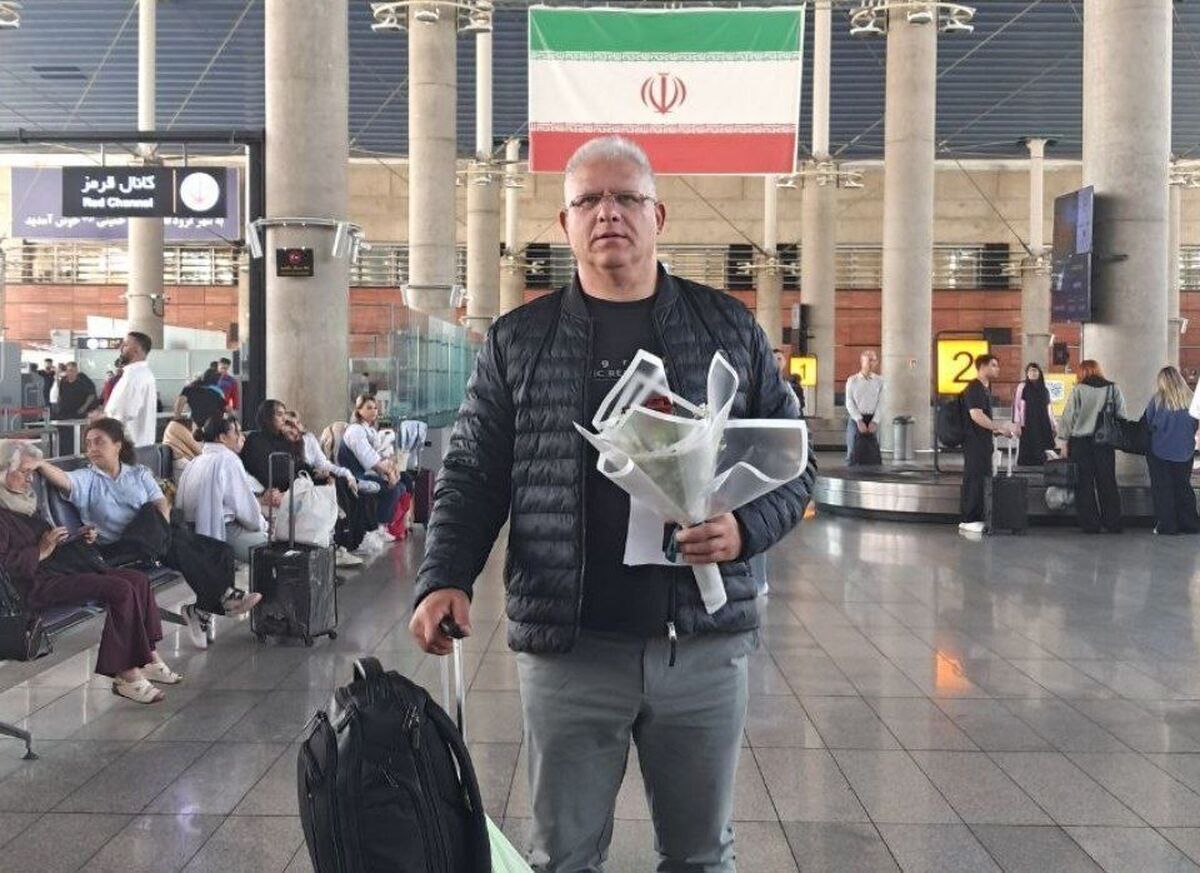 «مانولوپولوس»  در اردوگاه آسمان خراش‌های ایران