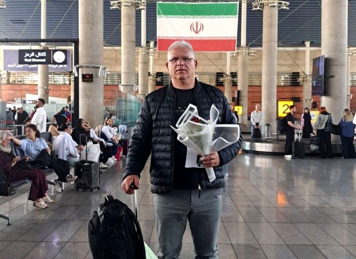 «مانولوپولوس»  در اردوگاه آسمان خراش‌های ایران