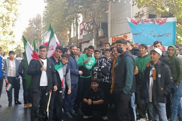همه‌باهم در راهپیمایی روز دانش‌آموز؛ تجلی وحدت و آگاهی نسل نو