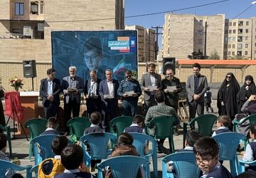 گرامیداشت هفته پدافند غیرعامل در دبستان برادران طالبی شهرستان محلات 