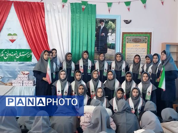 تقدیر از دانش‌آموزان برتر آموزشگاه فدک فاروج 