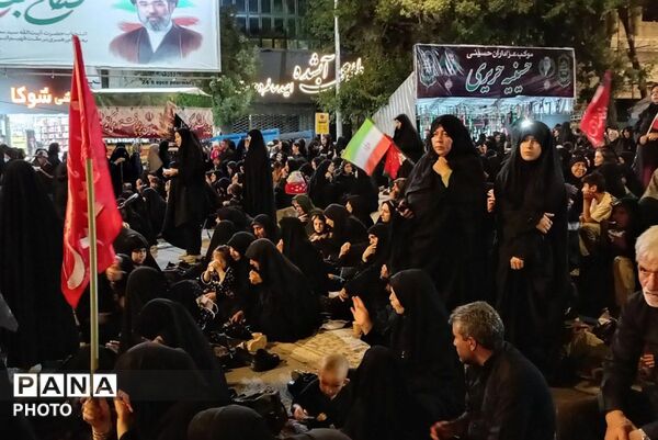 نوای عشق حسینی در میادین بجنورد طنین‌انداز شد