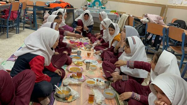 ضیافت افطاری ماه رمضان به میزبانی دبستان شطیطه۲ نیشابور