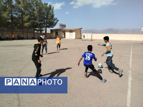 المپیاد درون مدرسه‌ای در مدرسه شهید اسکندری کاشمر