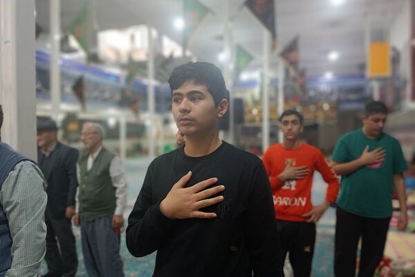 مراسم معنوی اعتکاف در مسجد اعظم حضرت ابوالفضل (ع) بهارستان دو
