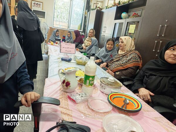  طعم غذای سنتی مادر بزرگ ها ، زیر سقف دبستان مصلی نژادحضرت زینب (س)