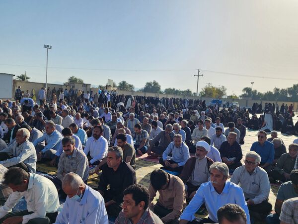 اقامه نماز عید سعید فطر در شهرستان منوجان 