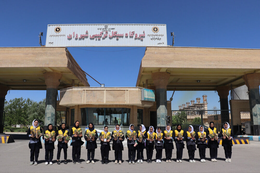 آیین تجلیل از سفیران انرژی برتر نیروگاه سیکل ترکیبی در شهرستان شیروان