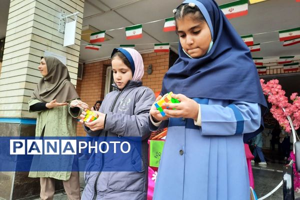  جشن نیمه شعبان در مدرسه مهرآیین ناحیه دو بهارستان