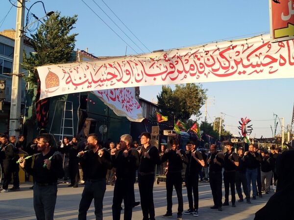 از کوچه تا خیابان، شهر بن غرق در عزای حسین بن علی(ع)