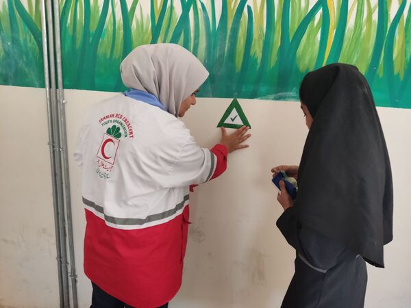 اجرای مانور زلزله  در دبیرستان دخترانه فرهیختگان