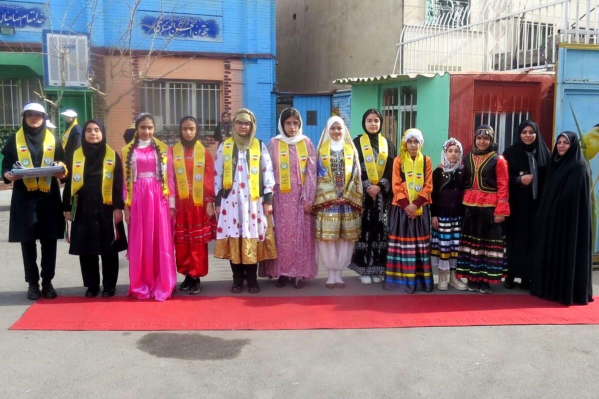 فجر دانش آموزی در قلبِ ری