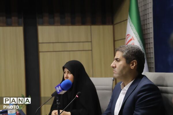 نشست صمیمانه مدیرکل آموزش و پرورش شهر تهران با دانش‌آموز خبرنگاران منتخب پانا به مناسبت روز خبرنگار