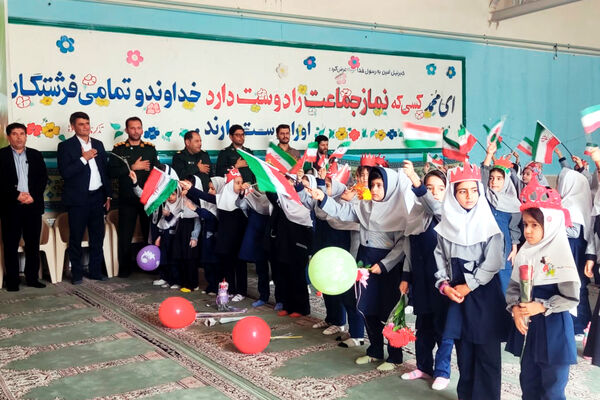 غنچه‌های امید در آغوش دبستان فاطمیه لردگان