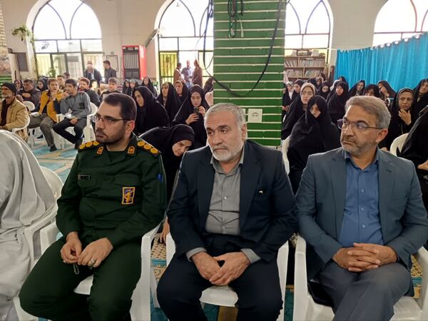 همایش تجلیل از همسران و مادران شهیدان شهر چرمهین همراه با تجلیل از دانشجویان نو ورود به دانشگاه‌های دولتی 