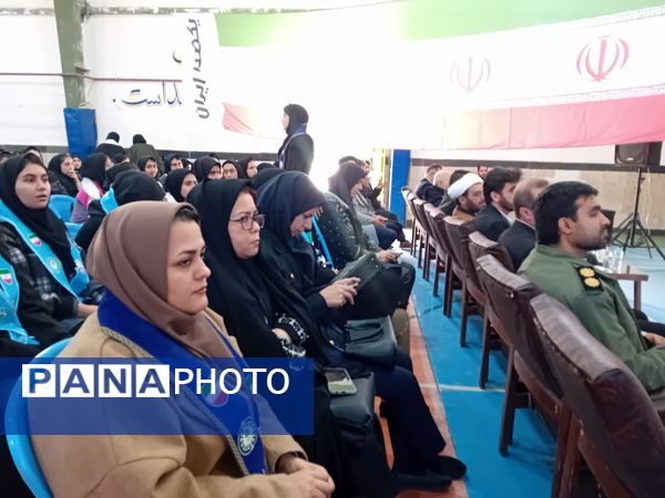 گردهمایی دختران نسل سلیمانی در دبیرستان فاطمه الزهرا(س) 