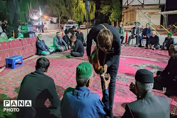 هیئت زنجیر زنی در هشتمین شب از ماه محرم الحرام در حسینیه شهدای شهر بار