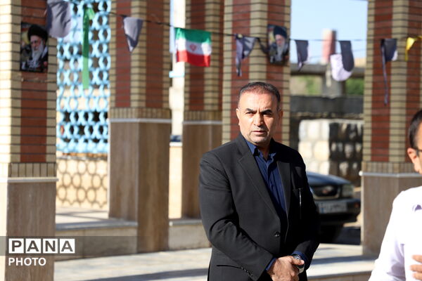 حضور کاروان فرهنگیان استان چهارمحال و بختیاری در مراسم تشییع رهبر شهید