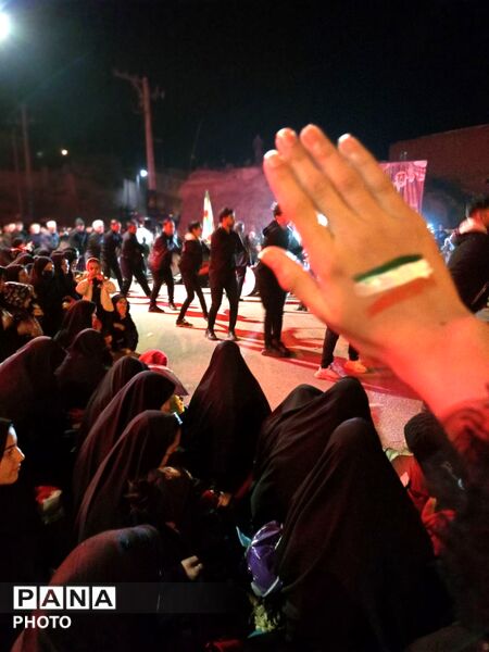 یکپارچگی مردم روستای ارزنه در خوانخواهی رهبر شهید، حضرت آیت الله خامنه ای