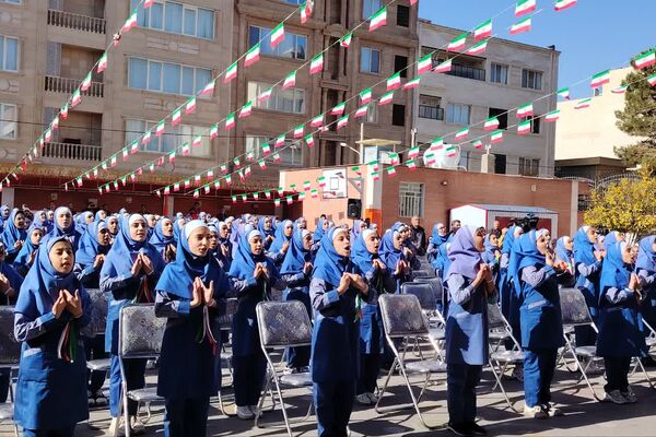 آیین نواختن گلبانگ انقلاب اسلامی با حضور استاندار فارس