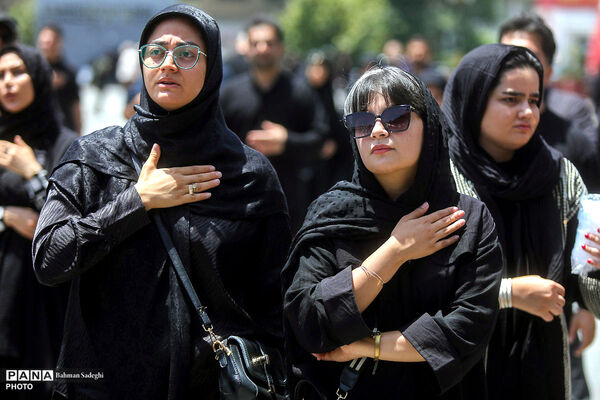 عاشورای حسینی در میدان امام حسین(ع)