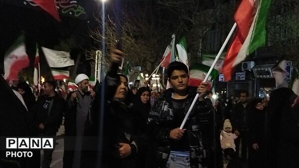 از پیر تا کودک برای حفظ  وطن آمدند-۱