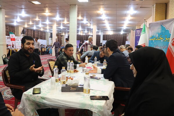  میز خدمت اداره‌کل آموزش و پرورش استان بوشهر به‌مناسبت هفته دولت در مصلی نماز جمعه بوشهر