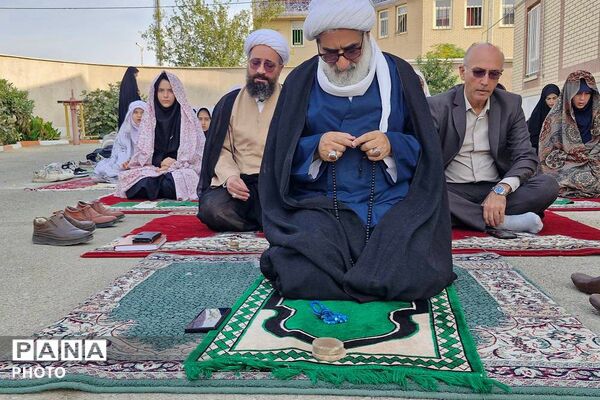 برپایی نماز استغاثه و باران در مدرسه منتصرین شاهد