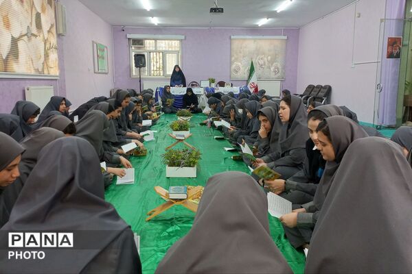 «سه‌شنبه‌های مهدوی» و برپایی نماز جماعت در دبیرستان حضرت معصومه (س)
