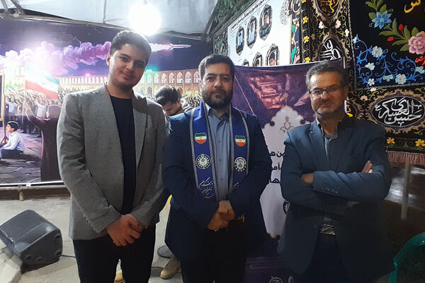 اعضای تشکل‌های دانش‌آموزی اصفهان پای کار ایران