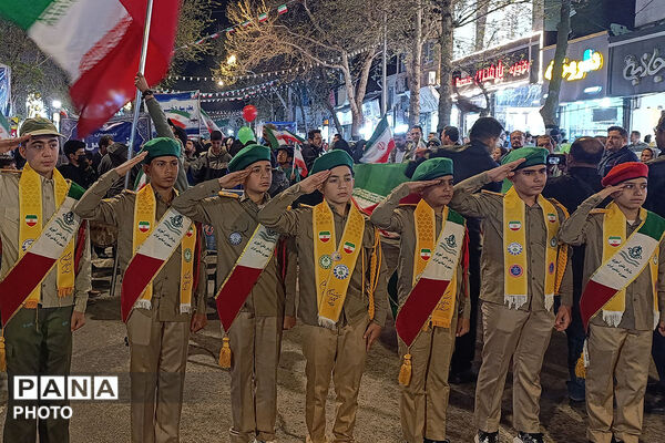  حضور فرهنگیان و دانش‌آموزان به‌مناسبت 12 فروردین ماه روز جمهوری اسلامی ایران 