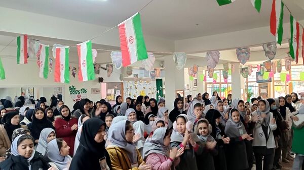 جشن نیمه شعبان در دبستان پنجم مهر مشهد 