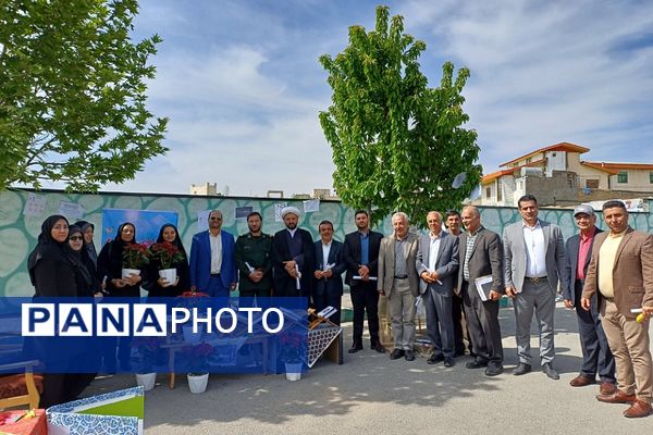 آیین سپاس معلم در دبستان امام‌حسن مجتبی(ع) رودهن