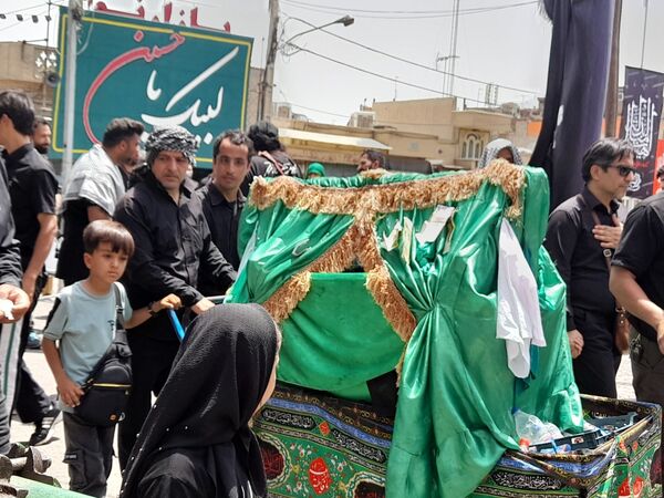 جلوه هایی از سوگواری سیدالشهدا در خیابان سوم خرداد قم