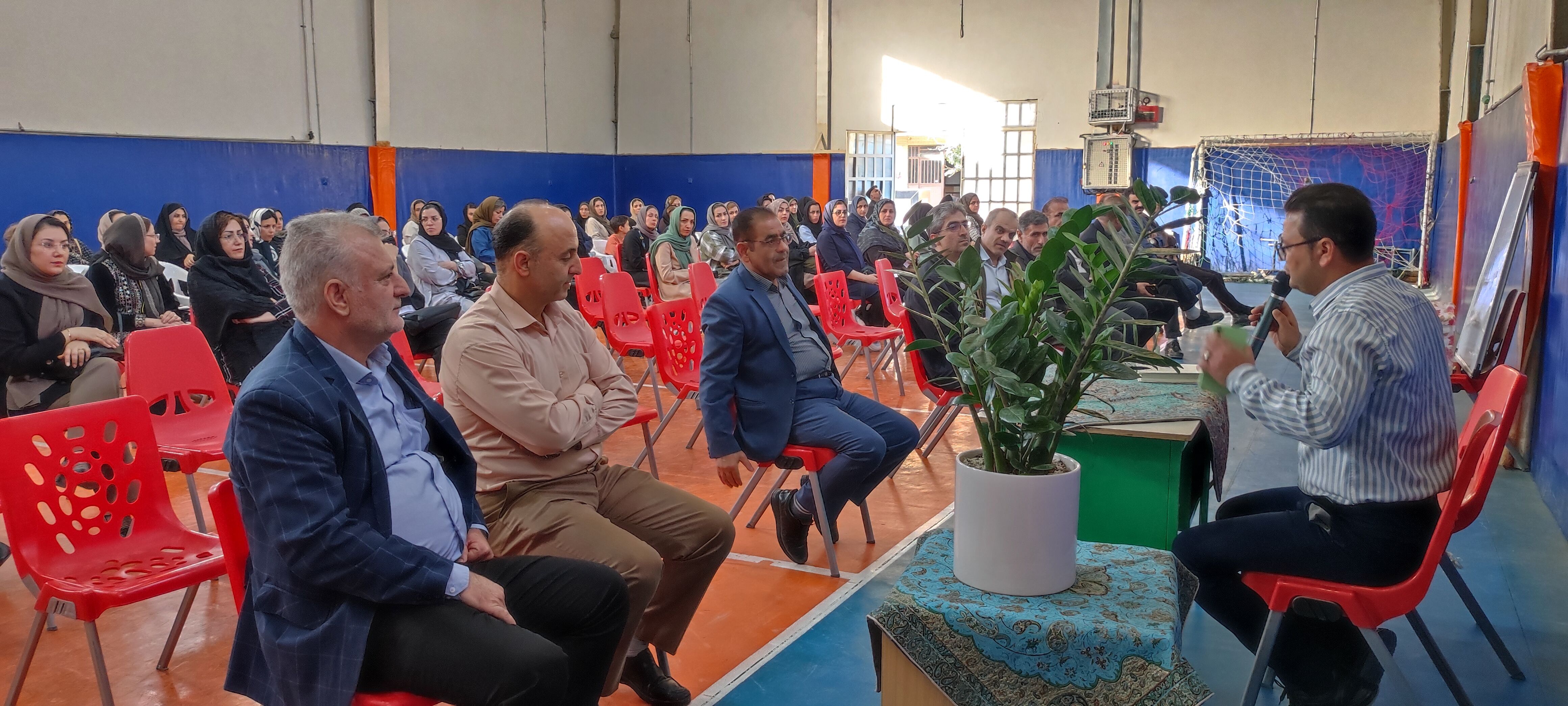 انتخابات انجمن اولیای و مربیان در مدرسه شهدای فرهنگی شهرستان شیروان