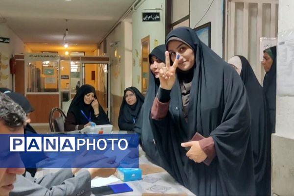 مردم شیراز پای کار ایران و وطنشان