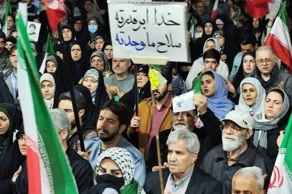 اینجا ایران؛ و نفس میهن و ولایت هنوز بلند است 