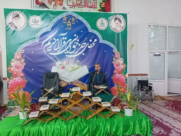 برگزاری محفل جزءخوانی قرآن کریم در امامزاده سید‌محمد(ع) کاشمر