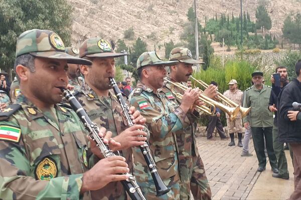 تشییع پیکر پاک و مطهر شهدای گمنام در شیراز 