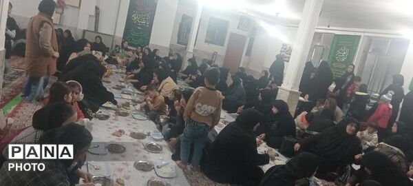 شب زنده داری بانوان روستای جیز آباد در شب های قدر