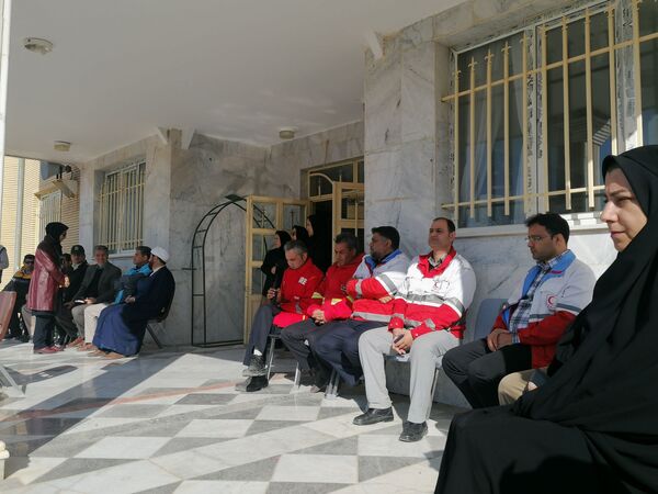 نواختن زنگ زلزله در دبیرستان کوشش شهرستان فاروج 
